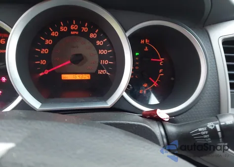 2005 Toyota Tacoma Base V6 z USA, uszkodzony, nr VIN 5TELU42N45Z104273